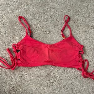 Bikini top. Size M. Reversible.